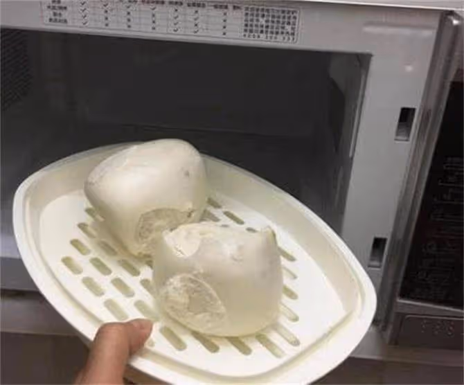 微波爐加熱饅頭髮硬,注意這幾點,加熱的饅頭才又軟又香