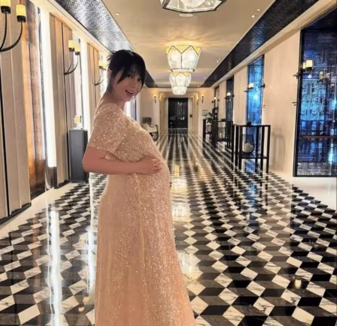恭喜!40歲香港知名女星三胎生子!因患糖尿病堅持順產,宣布封肚不再生