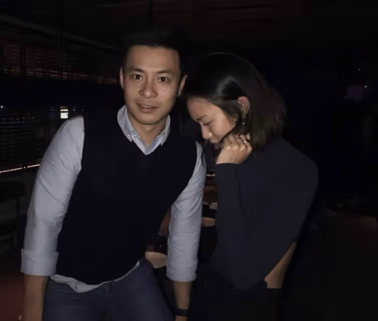 恭喜！35歲香港知名富二代霍啟仁即將結婚，向泰國女友求婚成功