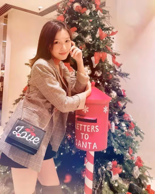 郭嘉文臉部變寬嘴型奇怪，31歲花期變短，已經變成普通女孩
