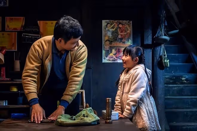 2005年四川8歲白血病女孩不願拖累養父,悄悄寫下:自願放棄治療