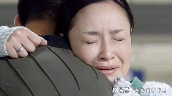 大姐兒子結婚,我和大哥拿份子錢她說還不起,大哥:還不起不還!