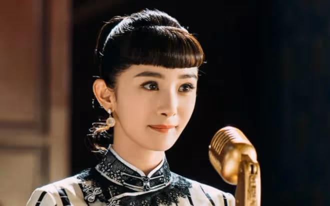 楊冪新劇《狐妖小紅娘》熱播,人氣爆棚,多項紀錄被刷新