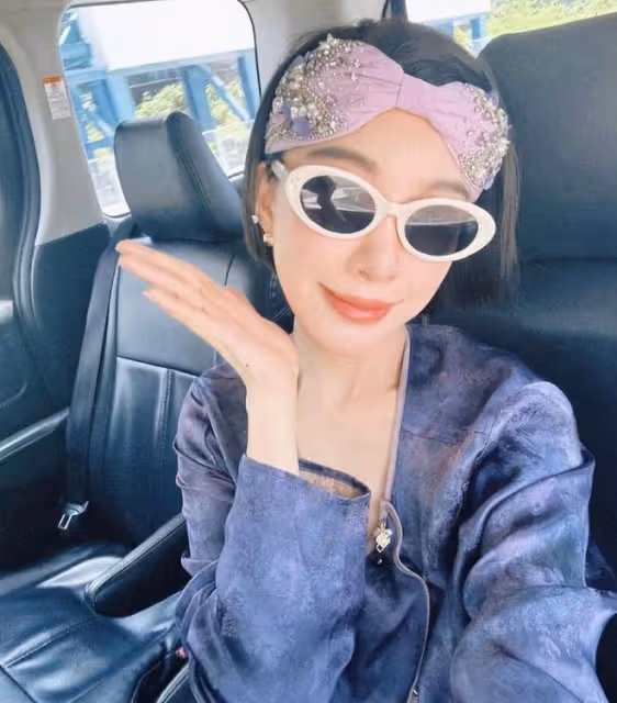 賭王前兒媳齊嬌剪短髮,陪呂良偉太太慶生,袁詠儀張智霖也在一起