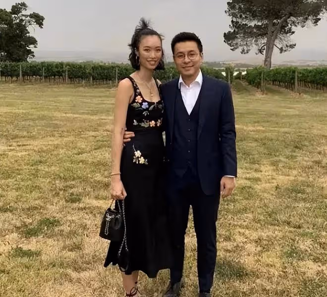 霍啟仁女友生活照曝光,朱玲玲見過準兒媳,相戀6年感情穩定