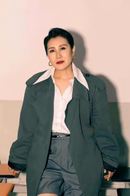 看了60歲的張凱麗,我悟了:頭髮要短,衣要深色,方能睿智優雅