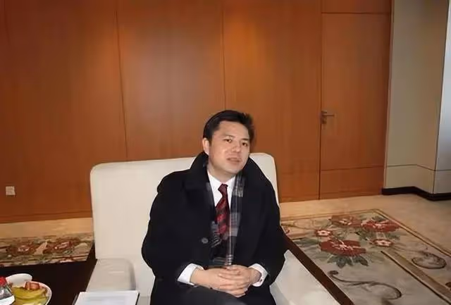 2015年離開央視,選擇回鄉創業,8年過去,如今他怎麼樣了?