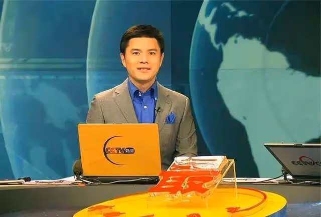 2015年離開央視,選擇回鄉創業,8年過去,如今他怎麼樣了?