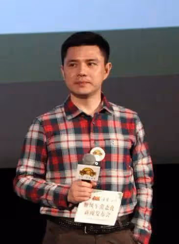 2015年離開央視,選擇回鄉創業,8年過去,如今他怎麼樣了?