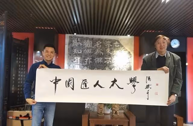 2015年離開央視,選擇回鄉創業,8年過去,如今他怎麼樣了?