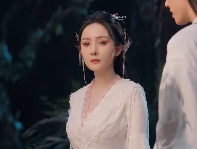 《狐妖小紅娘》：頂著胖頭魚臉演「狐妖」，是誰的審美出了問題？