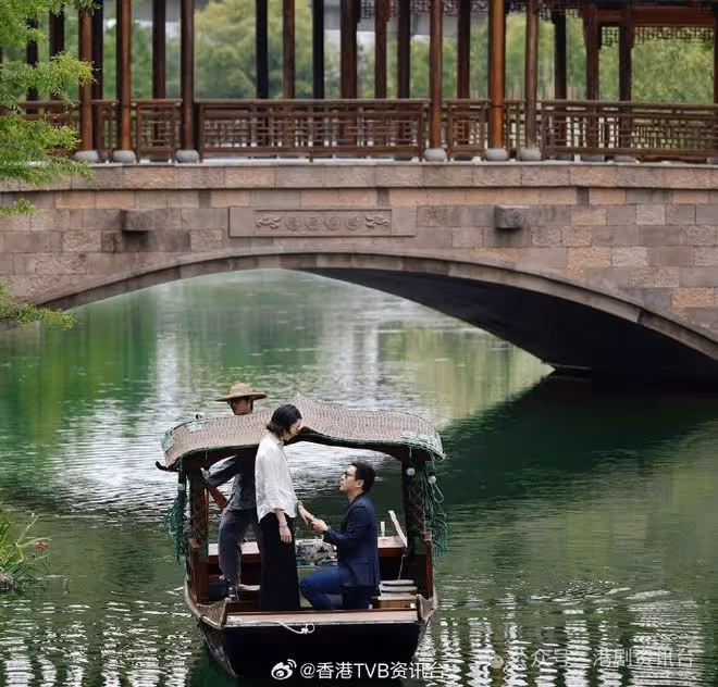 霍家公子丨霍啟仁向泰國女友求婚成功　朱玲玲榮升做奶奶