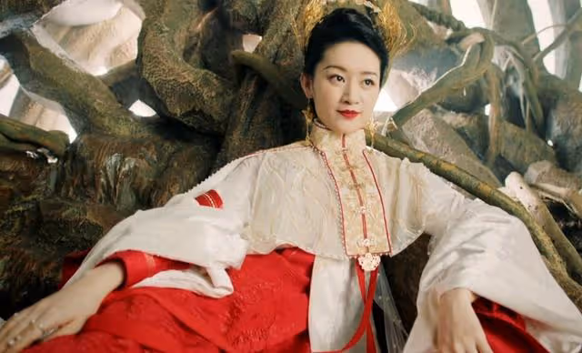 《月紅篇》開播,楊冪濾鏡太重,郭曉婷演技尷尬,胡連馨撞臉多人