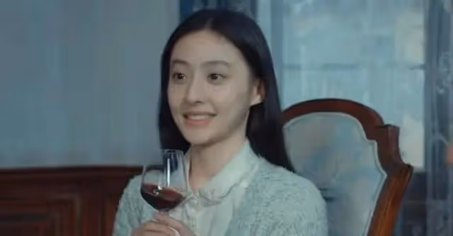 《月紅篇》開播，楊冪濾鏡太重，郭曉婷演技尷尬，胡連馨撞臉多人