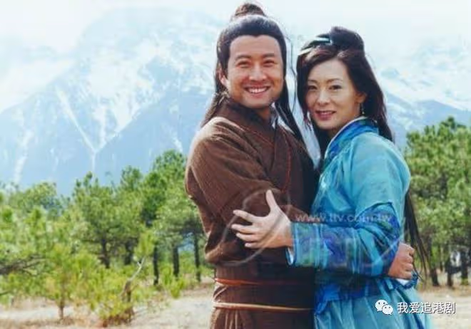 34歲TVB女星大曬藍色比基尼,火辣身材獲贊!與某艷星竟是姑侄