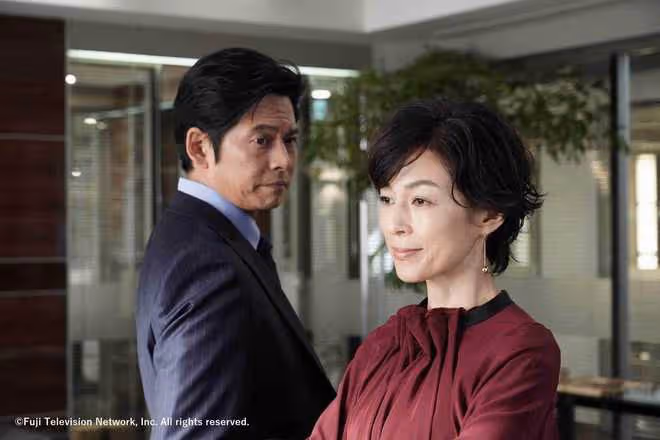 鈴木保奈美自然老去的樣子真美,尤其是配飾好會搭配,優雅又帥氣
