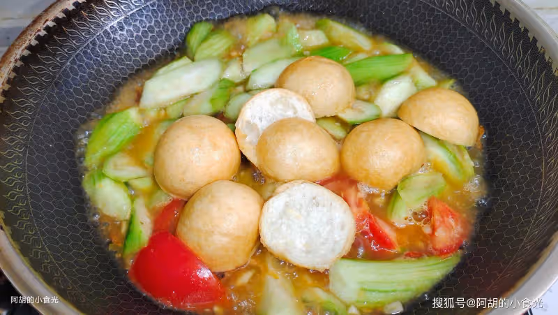 絲瓜和它絕配,花錢不多吃得香!沒食慾時炒這一盤,一口軟嫩、滿口多汁