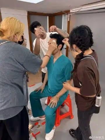 TVB新劇樂壇大佬驚喜加入,飾演馬國明父親,有望成為《新聞女王》第二