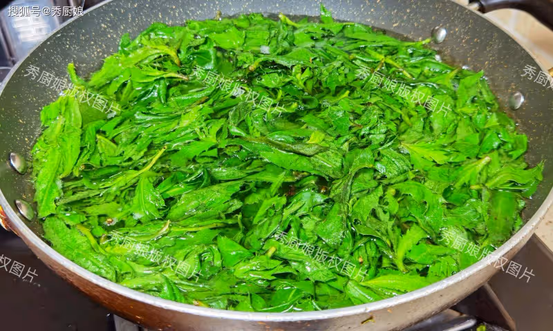 端午前,遇到這菜使勁吃,鮮嫩營養,全身是寶,可惜很多人當草!