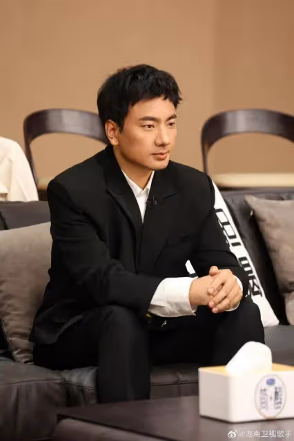 《歌手2024》第三期海來阿木遭淘汰：我能夠走到這一期特別幸運，已經知足