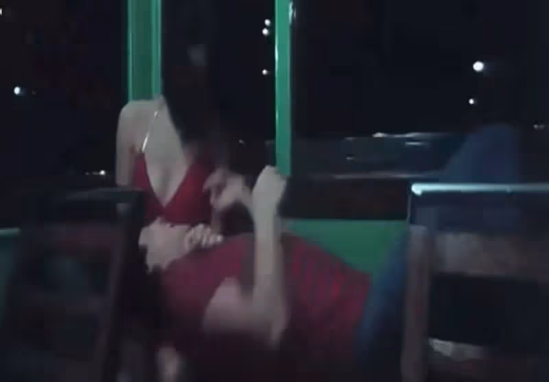 34歲TVB女星大曬藍色比基尼,火辣身材獲網友點贊!與這位艷星居然是姑侄