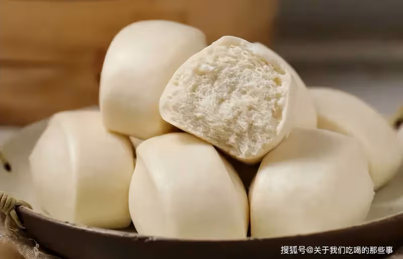 蒸饅頭,別只會加酵母!牢記3個技巧,饅頭雪白香甜,鬆軟不塌陷