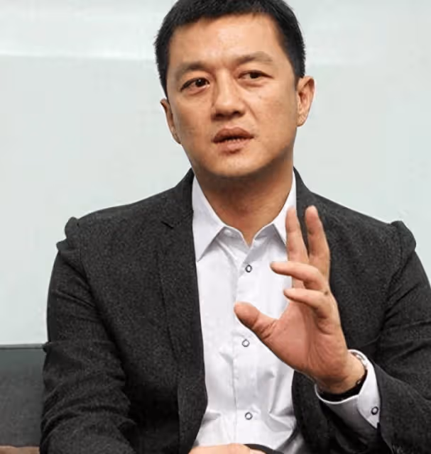 王菲對李亞鵬的看法:我的前夫深陷債務泥潭,已經無法挽回了
