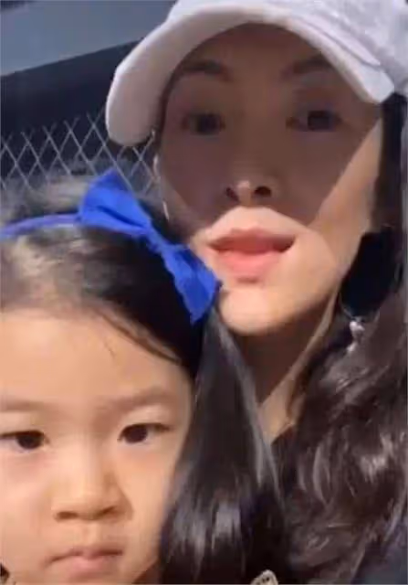 同樣是汪峰的基因,章子怡和葛薈婕的女兒近照,盡顯媽媽風範!