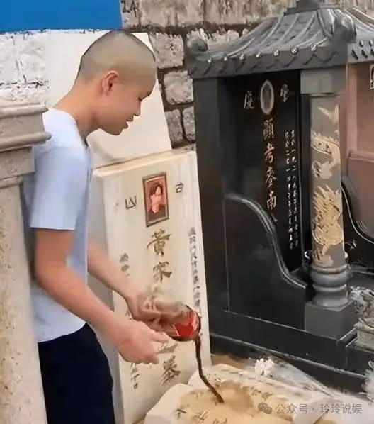 黃家駒墓被毀,兇手身份被扒,曾與郭富城洪金寶等明星合照