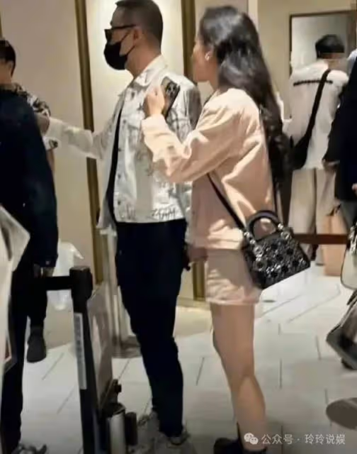 一條狠話惹眾人側目!王思聰炮轟汪峰,他何德何能如此指責他人