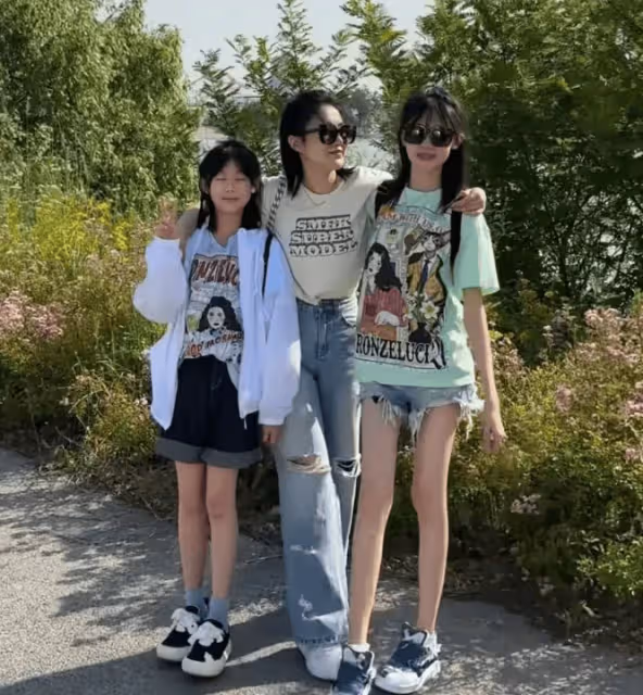 陸毅曬家中「三姐妹」,鮑蕾摟倆女兒出鏡,15歲貝兒身材惹人羨