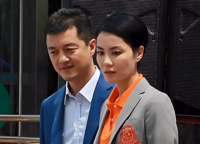 王菲以6450萬賣掉香港豪宅,獲利千萬!網友:李亞鵬太不懂珍惜了