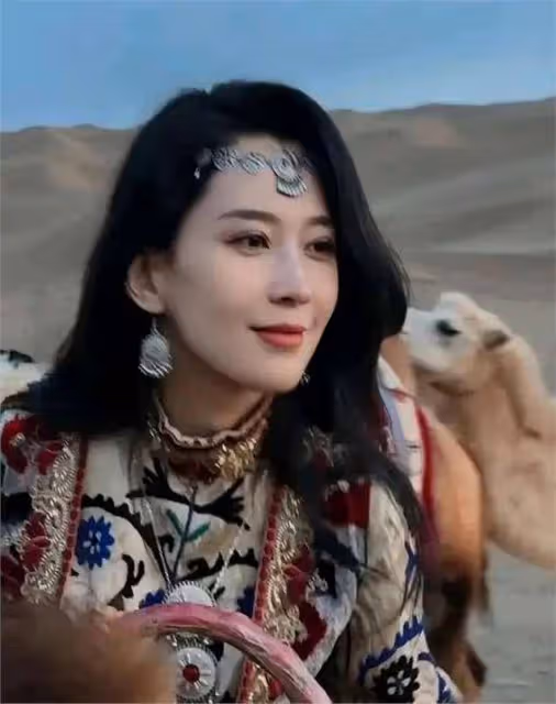 汪峰官宣：李巧真的很美，但是忍住了四個月才交往，沒綠章子怡！