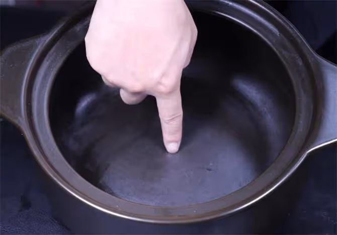 新砂鍋別直接用,教你正確開鍋方法,砂鍋不開裂不串味,建議收藏