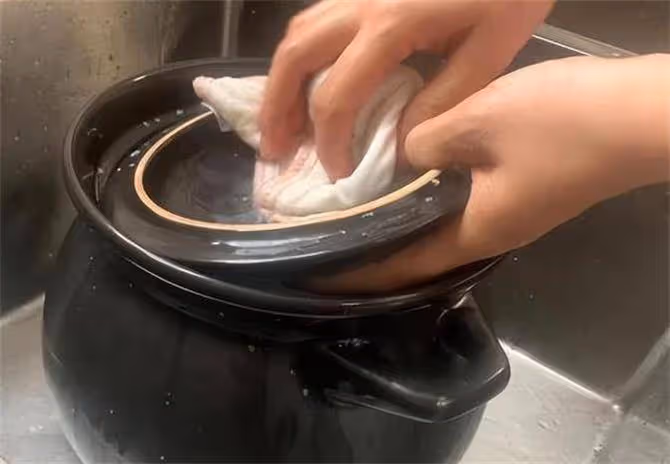 新砂鍋別直接用,教你正確開鍋方法,砂鍋不開裂不串味,建議收藏