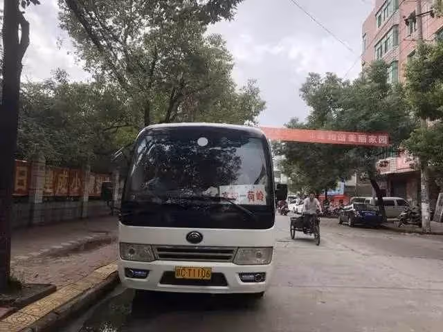 大姊遠嫁給有錢人，我去過她家一次看見房子很豪華，很替她開心！ 但後來大姊就跟我們斷聯「連爸爸過世她都不肯回來參加葬禮」！失聯多年後，大姊過世時我去看外甥女「才發現她的真實目的～」