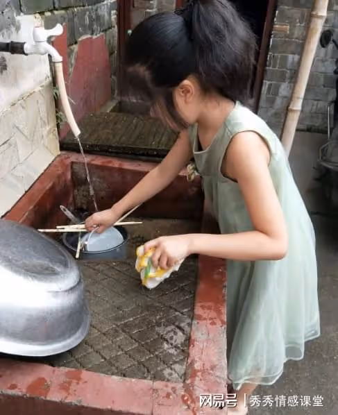 借宿在舅舅家遭舅媽嫌棄,畢業後再未見面,突然接到舅舅電話