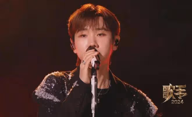 《歌手》第3期那英跑音獲第四,亞當開口脆,下期補位或是王力宏