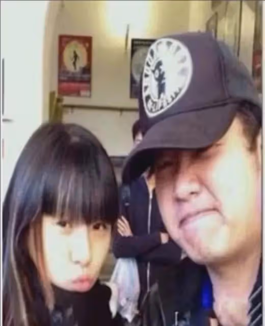 25歲的小彩旗,終於為自己的「無知」付出了代價