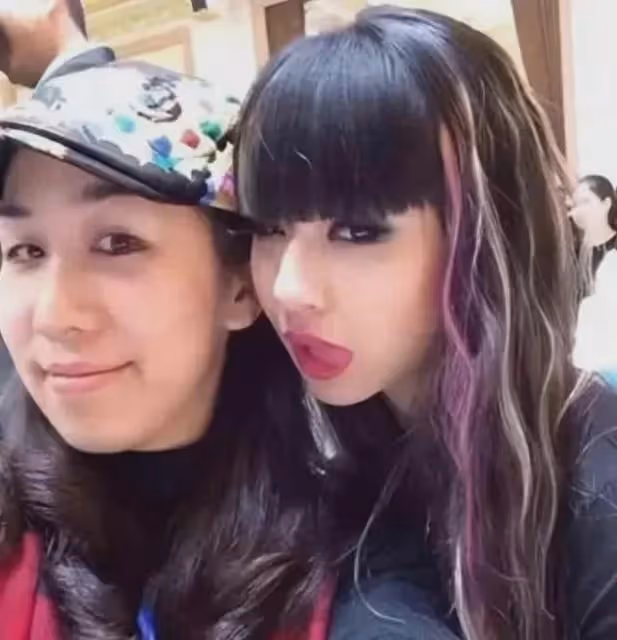 25歲的小彩旗,終於為自己的「無知」付出了代價