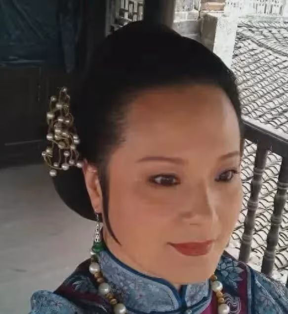「萬聖公主」張青:當紅之時下海經商,成為身價過億的霸道女總裁