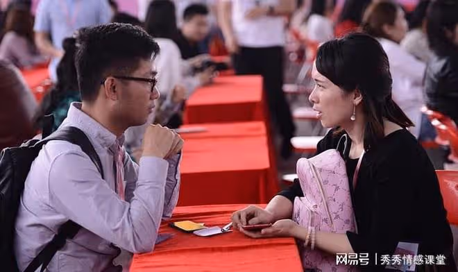 跟相親對象吃飯花了352塊,他說他後悔沒有AA,我無語了