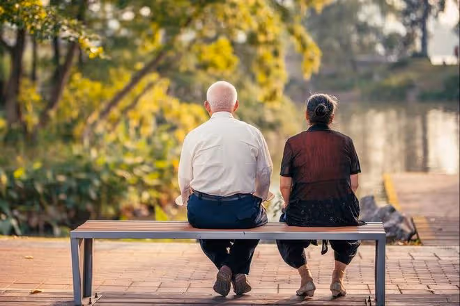 過來人的感悟:退休金再高,保姆再好,老了病了都不如子女照顧好