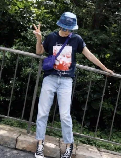 40歲孫儷被路人拍到,頭髮稀疏蒼老的很,風采魅力不減!
