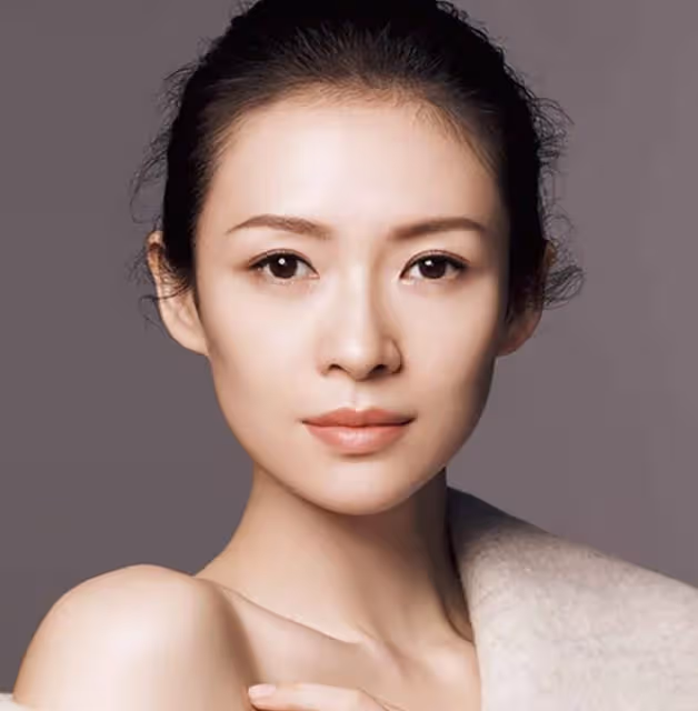 從村姑章到國際章,章子怡在髮型和穿搭上,做了哪些有效的改變