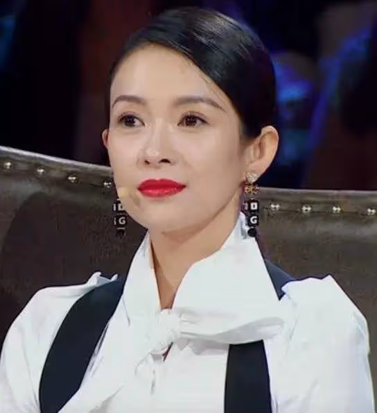 從村姑章到國際章,章子怡在髮型和穿搭上,做了哪些有效的改變