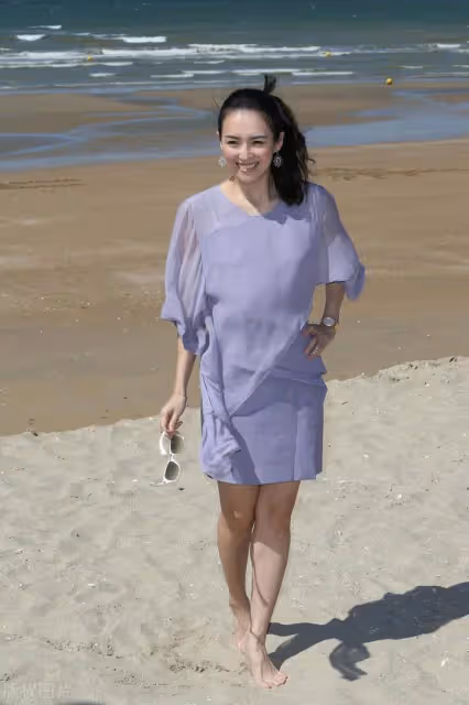從村姑章到國際章,章子怡在髮型和穿搭上,做了哪些有效的改變