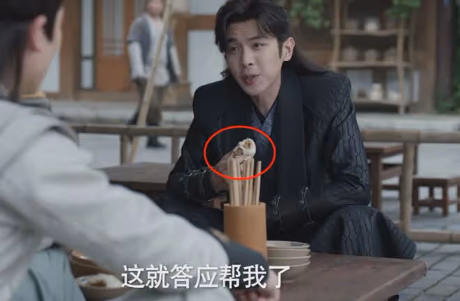 《狐妖小紅娘》:37歲楊冪吃紅薯,戳穿了多少「戲混子」的體面