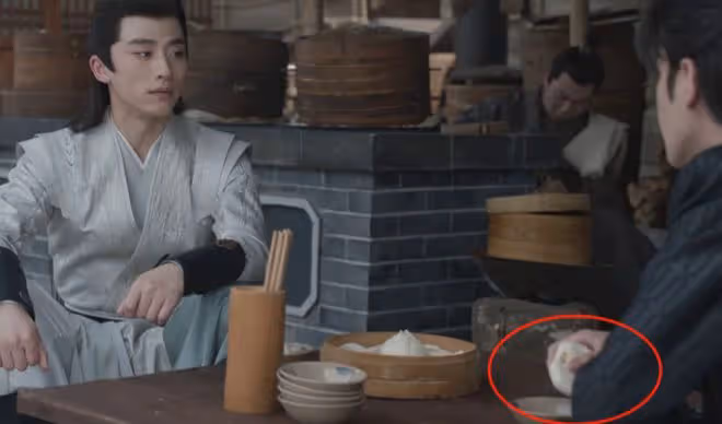 《狐妖小紅娘》:37歲楊冪吃紅薯,戳穿了多少「戲混子」的體面