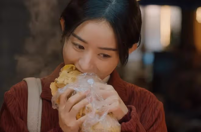 《狐妖小紅娘》:37歲楊冪吃紅薯,戳穿了多少「戲混子」的體面